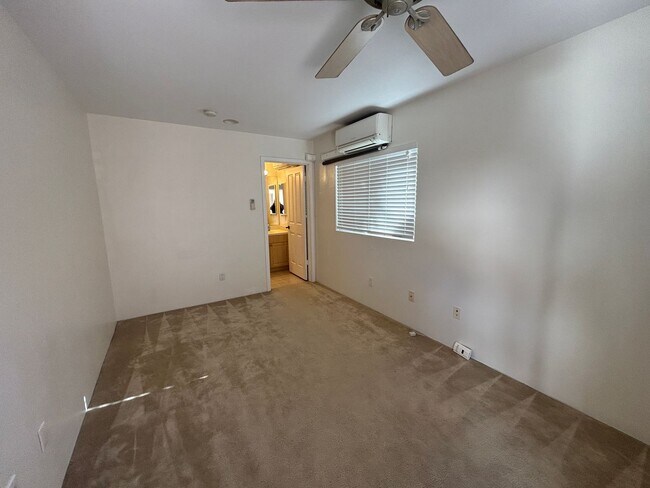Building Photo - Large Ocean Pointe Home with In-Law Suite,...