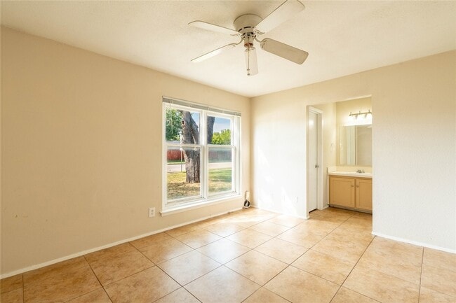 Building Photo - 902 Toyah Creek Ln
