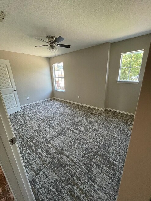 Building Photo - 8107 Arbor Ave