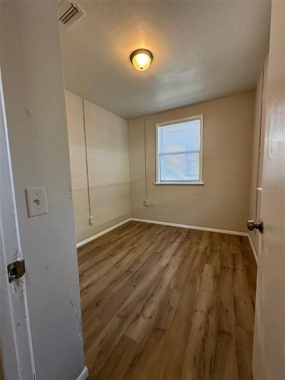 Building Photo - 643 NE Waldo Rd