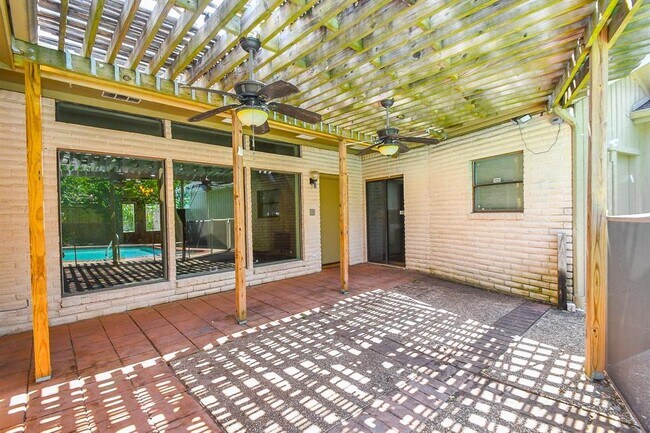 Building Photo - 7706 Coachwood Dr