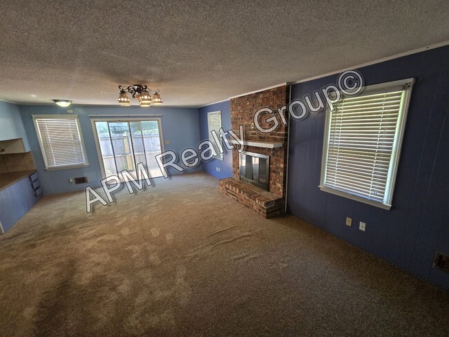Primary Photo - Spacious two bedroom house off Two Notch