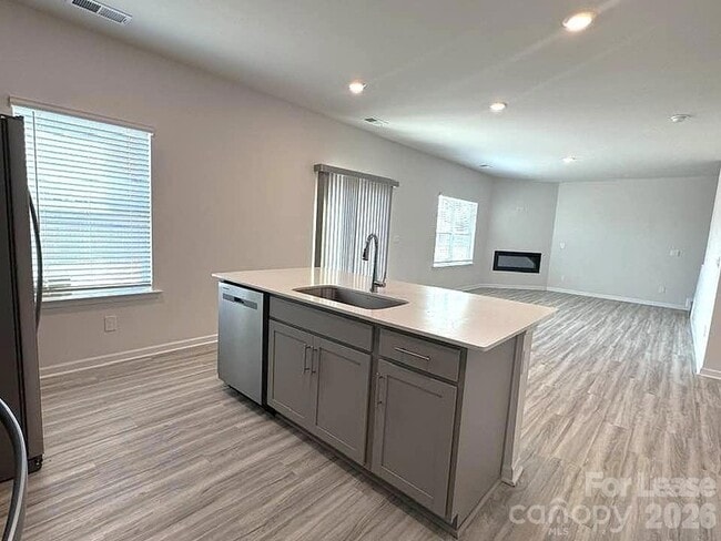 Building Photo - 7898 Old Brk Rd