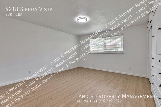 Building Photo - 4218 Sierra Vista Ave