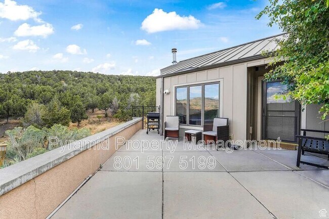 Building Photo - 14600 S Shaggy Mountain Rd