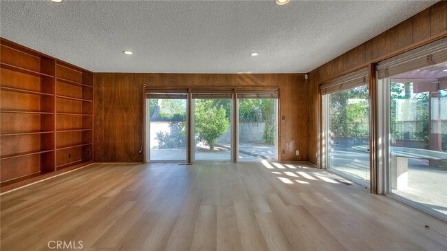 Building Photo - 16612 Park Ln Cir