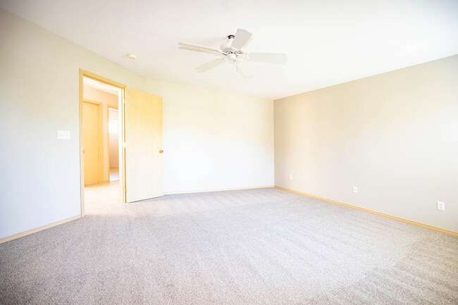 Building Photo - 34604 Cranberry Ct SE