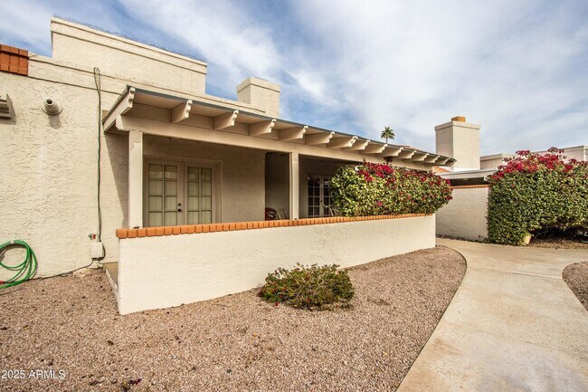 Building Photo - 7633 E Sandalwood Dr