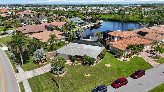 Building Photo - Burnt Store Isles canal home