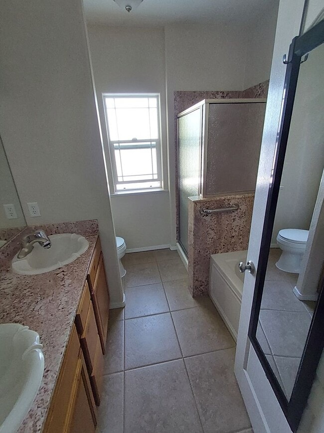 Building Photo - Mt Elden Villas: Large Townhome - 3 Bedroom 2.5 Bath - $3,000