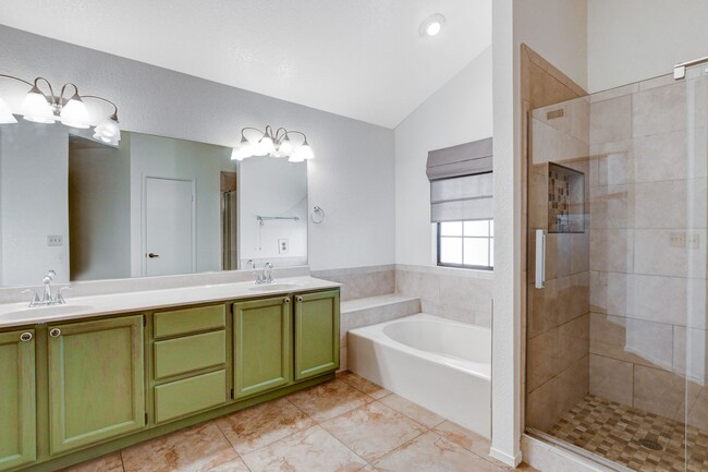 Building Photo - 4BEDROOM HOME ON THE GOLF COURSE 89130 * C...
