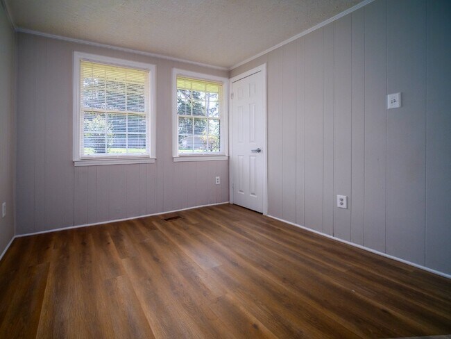 Building Photo - "Charming 3-Bedroom Retreat in Kings Mountain - Cozy 1050 sqft Home!"