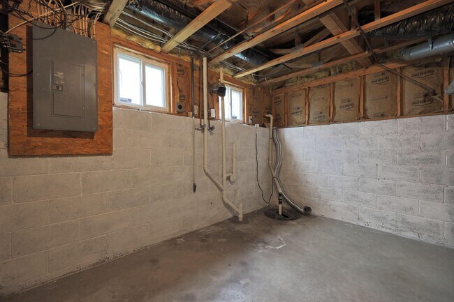 Building Photo - 840 Gulliver Dr