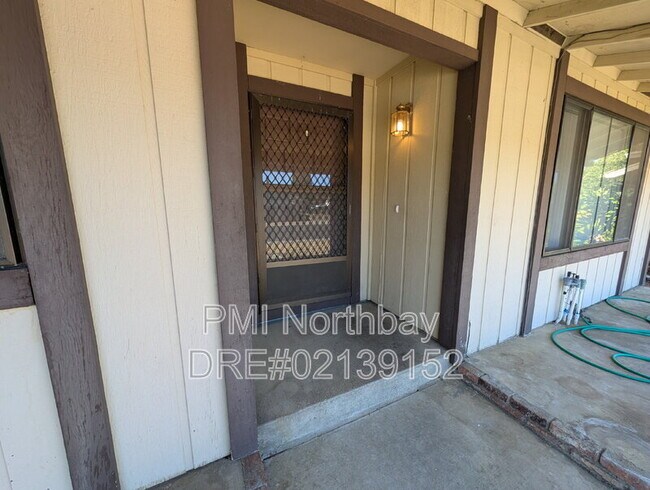 Building Photo - 2909 Calaveras Dr