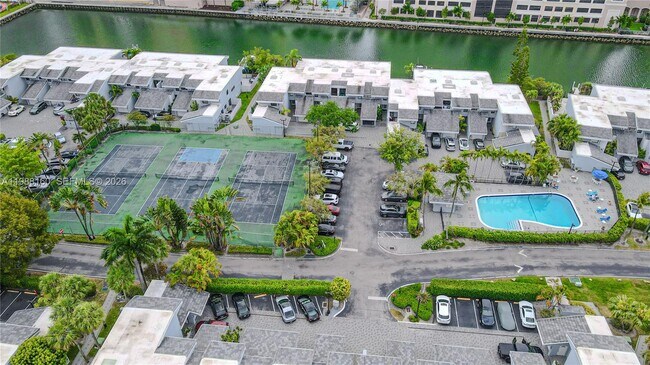 Building Photo - 231 Poinciana Island Dr