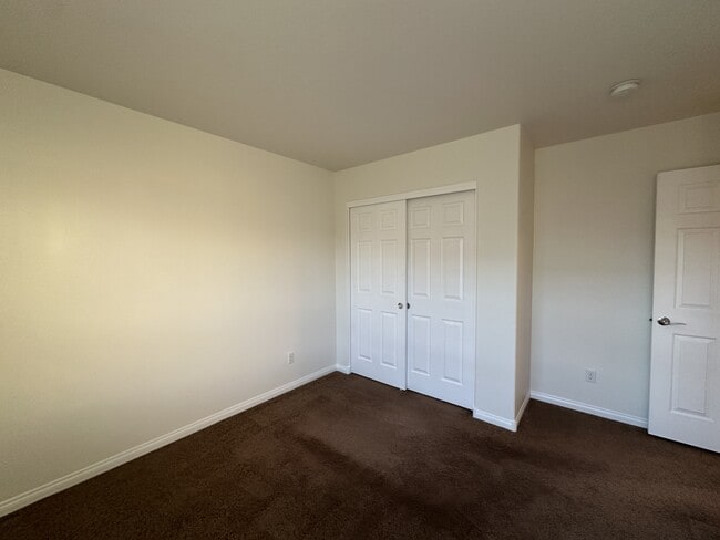 Building Photo - 6752 Philharmonic Ave