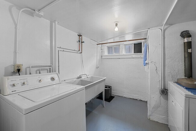 Building Photo - Gorgeous Wash Park Bungalow!