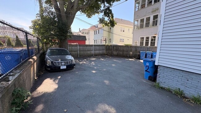 Building Photo - 117 Revere St