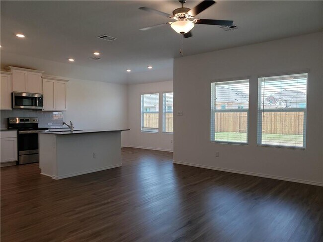 Building Photo - 109 Red Buckeye St
