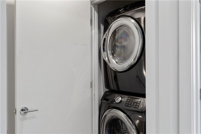 Building Photo - 415 Gartrell St SE