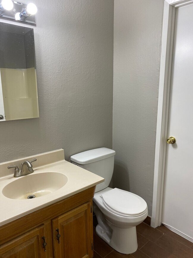 Building Photo - 401 Tiger Lily Way