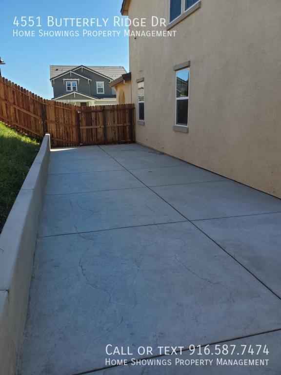 Building Photo - 4551 Butterfly Ridge Dr