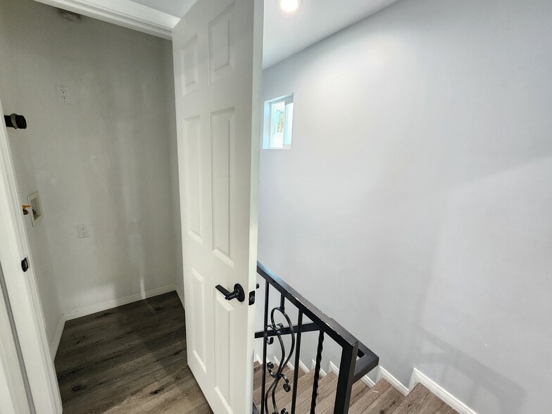 Building Photo - 13933 Cantlay St