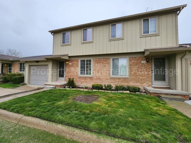 Building Photo - Renovated and Super Clean 2 Bed/1.5 Bath C...