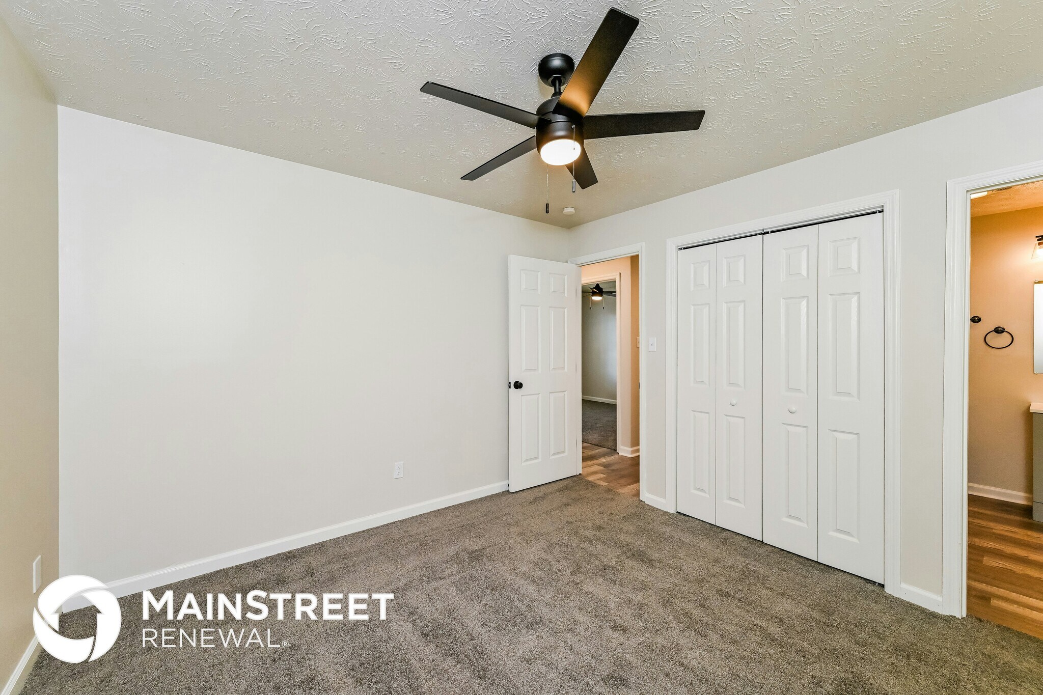 Building Photo - 6704 Bay Cir Dr