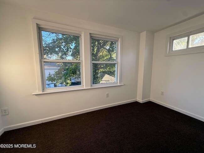 Building Photo - 604 Irving Pl
