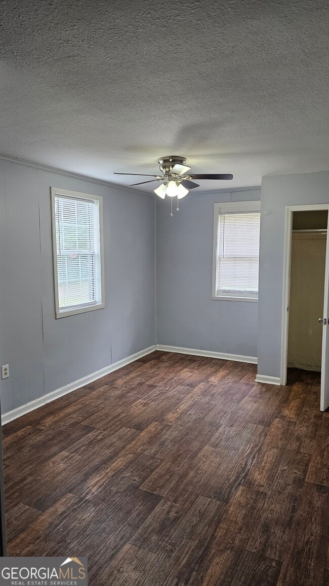 Building Photo - 208 Lavender St
