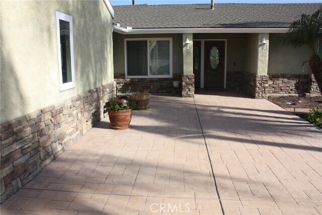 Building Photo - 16540 Wagon Wheel Dr