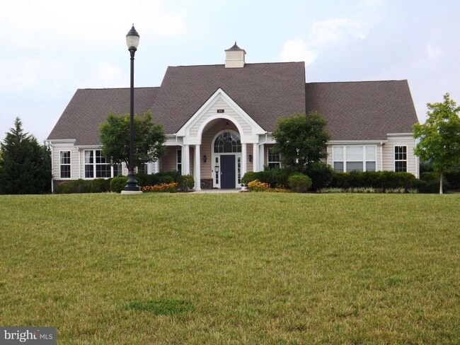 Building Photo - 437 Hillsdale Pl