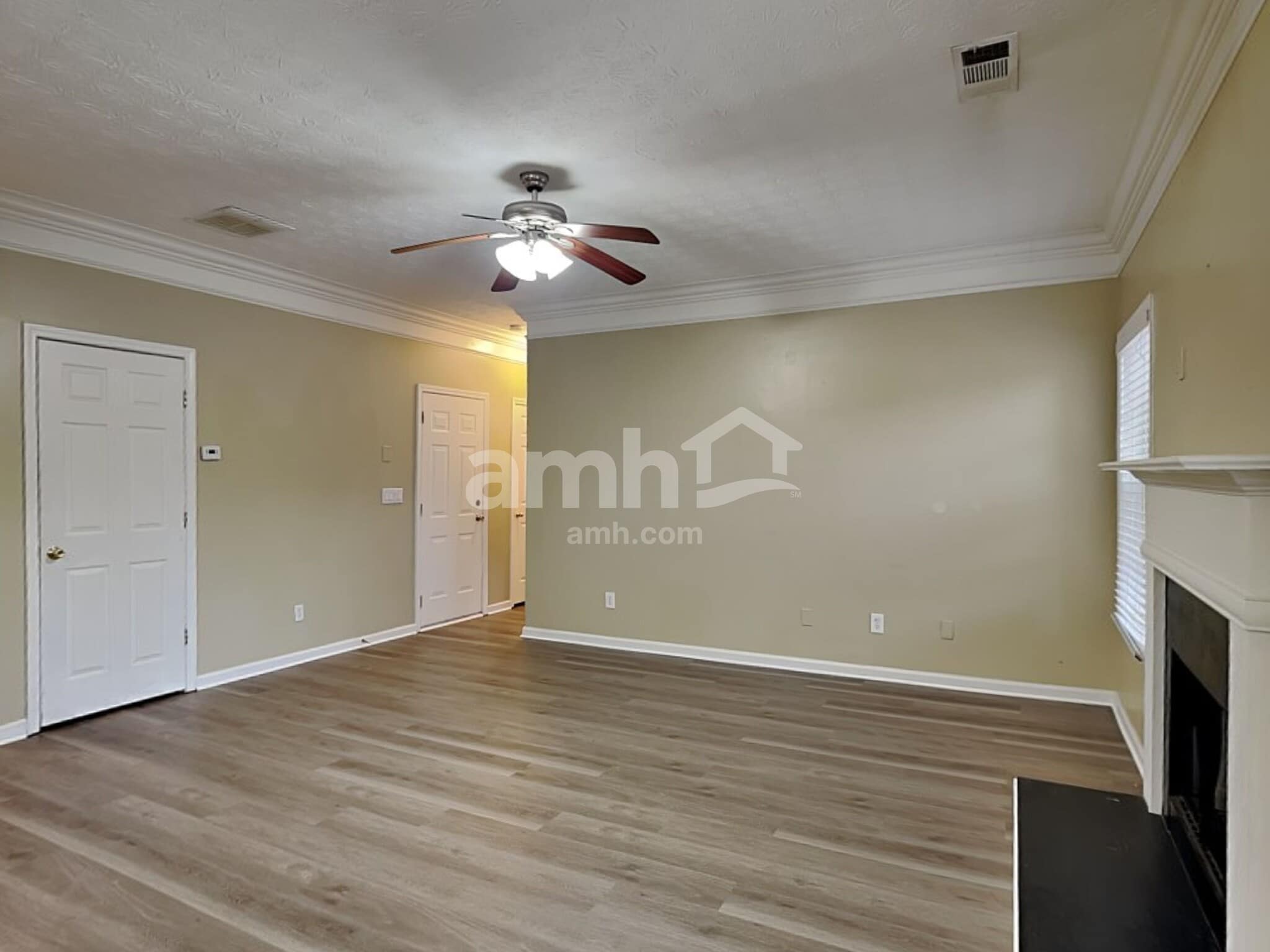 Building Photo - 875 Clairidge Ln