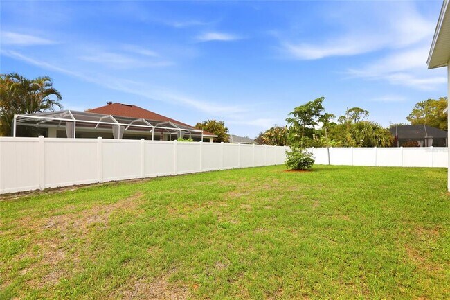 Building Photo - 870 Columbia St