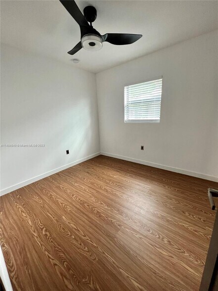 Building Photo - 1720 NW 68th Ter