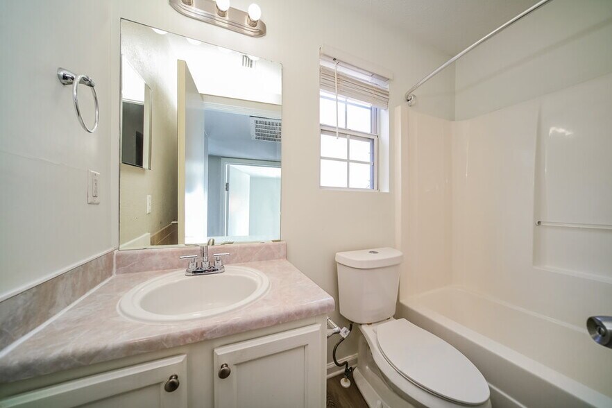 Building Photo - 5200 Tussahaw Crossing