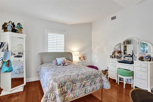 Building Photo - 1534 Palancia Ave
