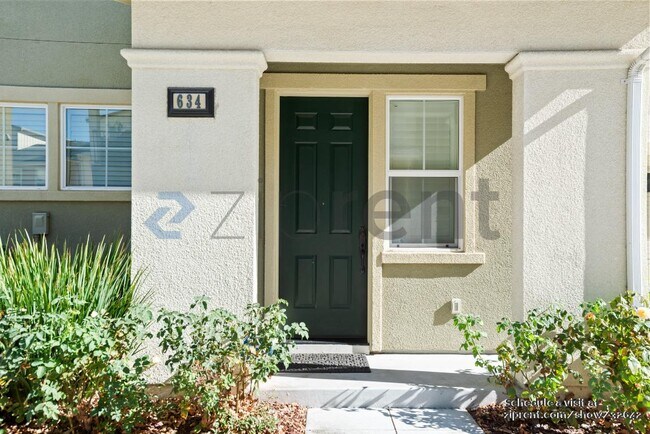 Building Photo - 634 Elderberry Dr