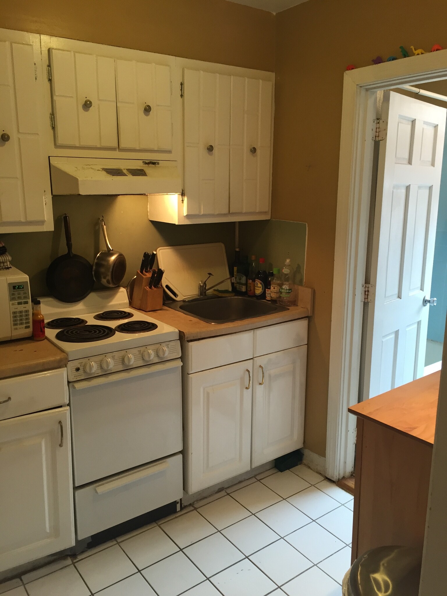 Kitchen - 10 Wigglesworth St