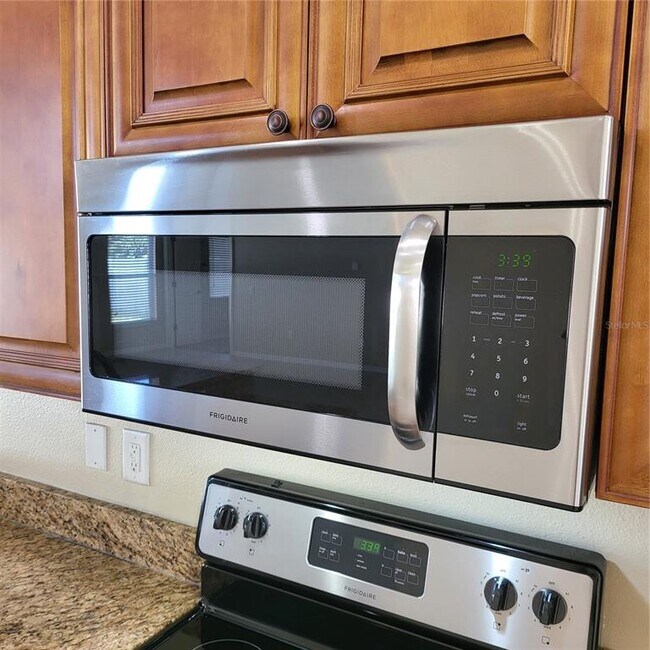 Building Photo - 25903 Bloomsbury Ct