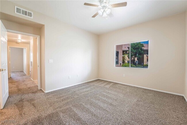 Building Photo - 1050 E Cactus Ave
