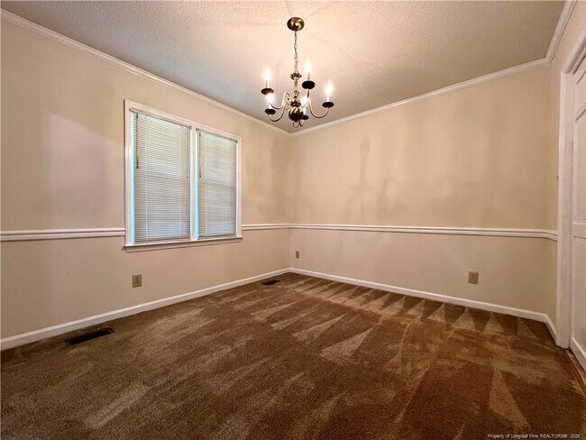 Building Photo - 6017 Lakeway Dr