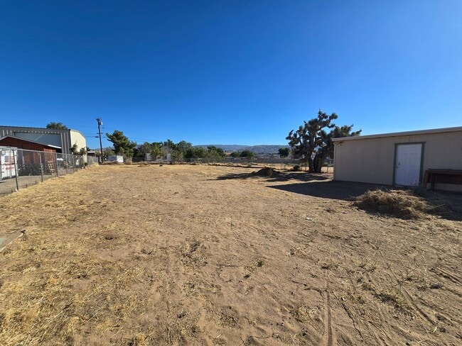 Building Photo - 4124 W Ave L 6
