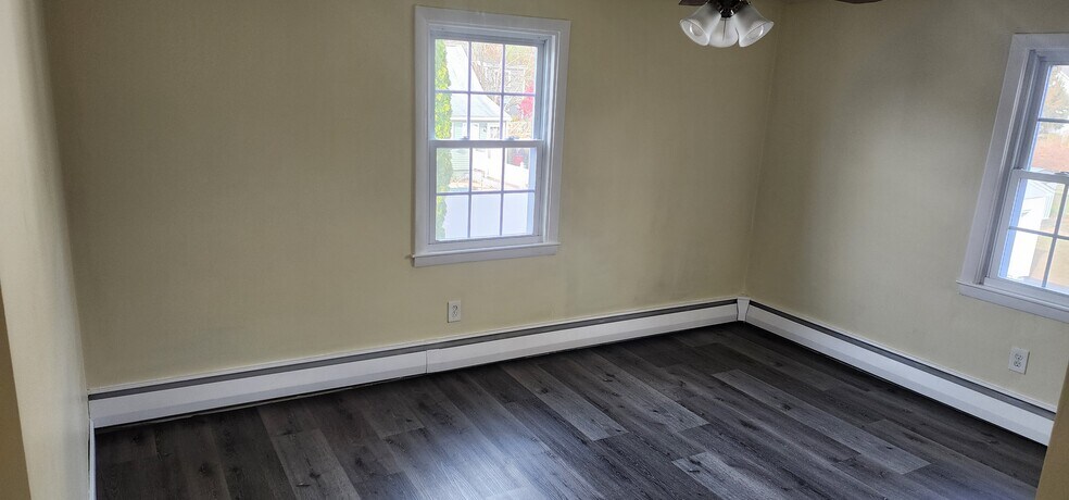 Building Photo - 280 Thornton St