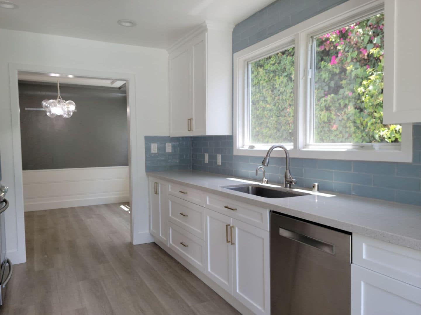 Building Photo - Stunning Remodeled 4 Bedroom House with Large Front Yard, Garage, Pool & Spa in Studio City!