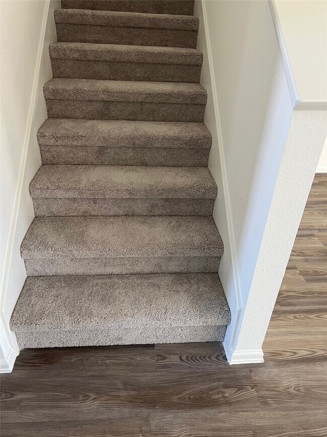 Building Photo - 7419 Bartoncliff Dr