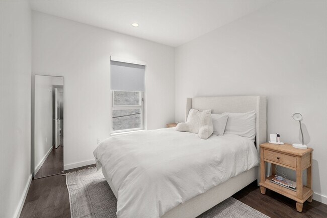 Building Photo - 126 Salem St