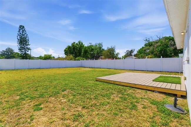 Building Photo - 3916 W Iowa Ave