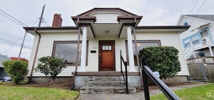 Building Photo - Rare opportunity to live in a stunning 5 B...